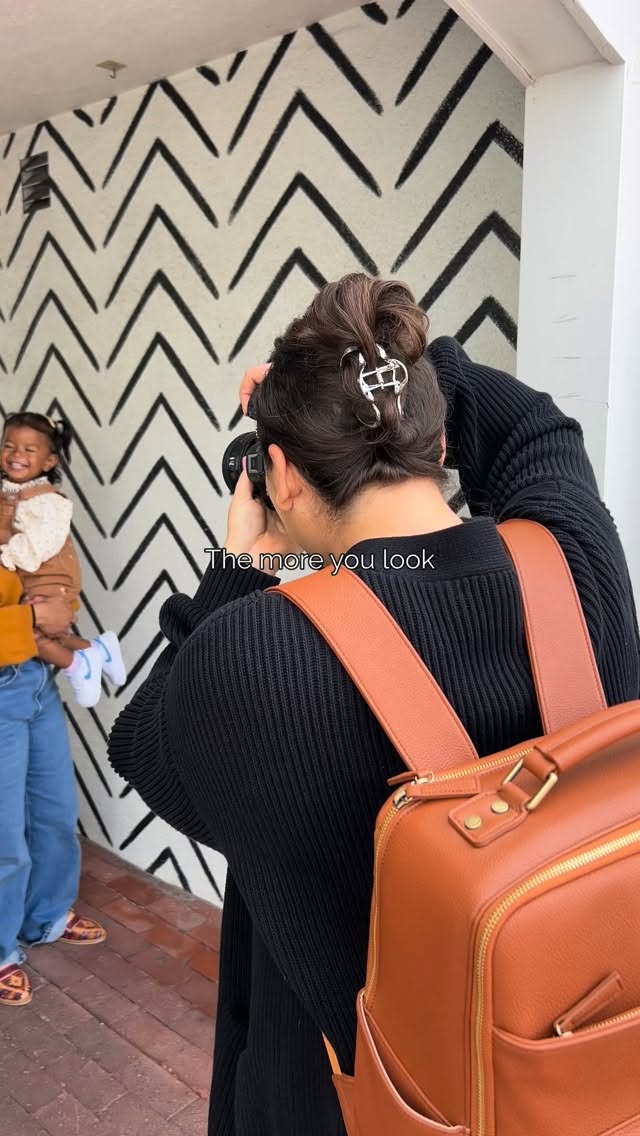 In the hustle of everyday life, it’s easy to miss the small, fleeting moments. These are the glances, the warm laughs, the quiet exchanges that fill our days with meaning. As a photographer, I’m here to notice these in-betweens, to gently capture them and remind you they are worth cherishing. Let’s preserve the moments that often slip by, so they’re never forgotten.
P.s. I still get shy when the camera is on me. The last clip is on outtake of me filming content and I couldn’t help but laugh and feel funny at what I was doing. If that how you feel just know I feel you. 😊
#ocfamilyphotographer #socalfamilyphotographer #orangecountyfamilyphotographer