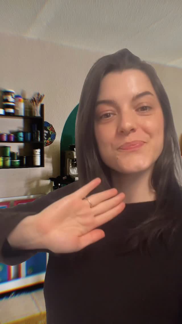 Hey Du, bist du aus Jena und hast Bock auf eine kreative Auszeit? Wie wäre es dann mit einem Siebdruck Workshop. Hier kannst du die Drucktechnik kennenlernen und dabei tolle Unikate zum mit nach Hause nehmen erschaffen. Ganz nach dem Motto #kreierenstattkonsumieren ! ☝🏼
Alle weiteren Infos und Termine findet ihr auf der Website - bucht euch einen Platz und erlebt die Freude am Selbermachen! 🧡
|
Instagram will mich vor der Kamera, also probieren wir doch mal so den Algorithmus zu knacken! ✨
#siebdruckliebe #siebdruck #workshops #jenaparadies #selbermachen #kreierenstattkonsumieren #jena