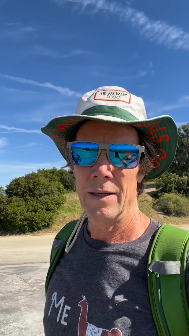 #Corgi @queensbeststumpydogrescue had a Griffith Park hike to the helipad this morning. It was our first pack walk as I get Charley more socialized with other dogs. He’s great with humans but other dogs… QBSDR is a fantastic organization. Plus a nice hilly hike to start the day!