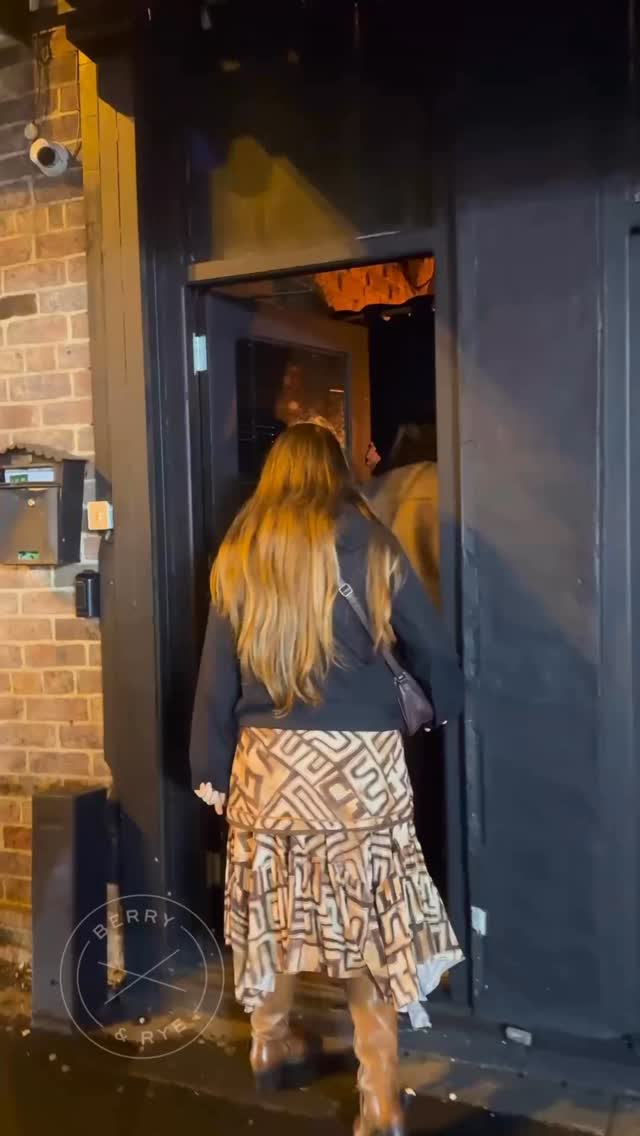 Last Thursday, Berry & Rye became a crime scene…
An evening of scandal, sipping and sleuthing unfolded as guests attempted to uncover the mystery of who killed Victor🕵️♂️
A huge thank you to the brilliant team at @foxtrotproductions and @boatyarddistillery for bringing the drama, intrigue and impeccable gin to the table. What a night.
From whispered accusations to perfectly poured drinks, it was a pleasure watching the room turn into a den of detectives for the evening.
We can’t wait to welcome you all back again on Thursday 21 May from 6pm for another scandal … who knows what might unfold next.
🎟️ TICKETS NOW AVAILABLE VIA WEBSITE- click link in bio for details.
#BerryAndRye #MurderMystery #SpeakeasyNights #LiverpoolNights #BoatyardGin