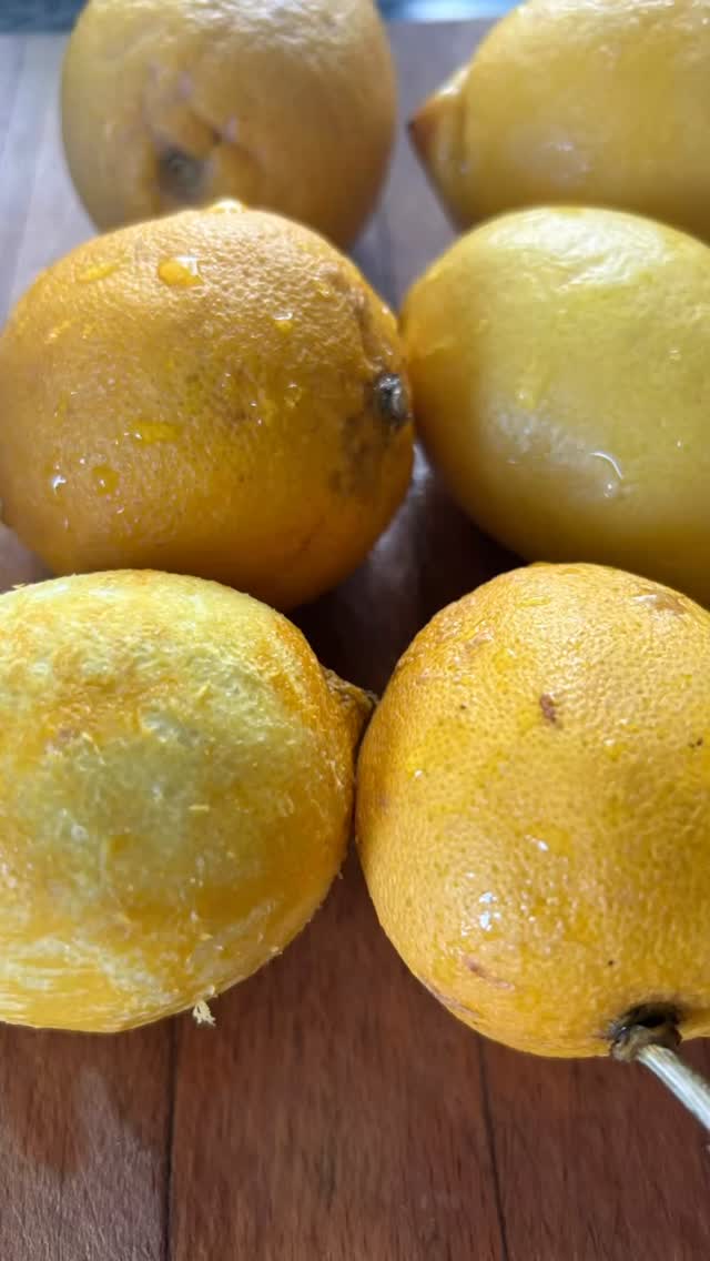 Lemon-Curd🍋🍋🍋
Kennst du diese lecker Zitronencreme, du kannst sie für Dessert, Torten, Kuchen oder auch als Brotaufstrich verwenden.
Auch als Geschenk zu Ostern 🐣 ein leckere Idee .
Der card ist im Kühlschrank ca. 2 Wochen haltbar.
Für mehr leckere Ideen und Rezepte lass gerne einen Like da😍.
Möchtest du das Rezept, dann schreib in die Kommentare Lemon-Curd🍋
#gesundundlecker #gutesbauchgefühl #gesundeernährung #leckeressenmachtglücklich #gutesleben