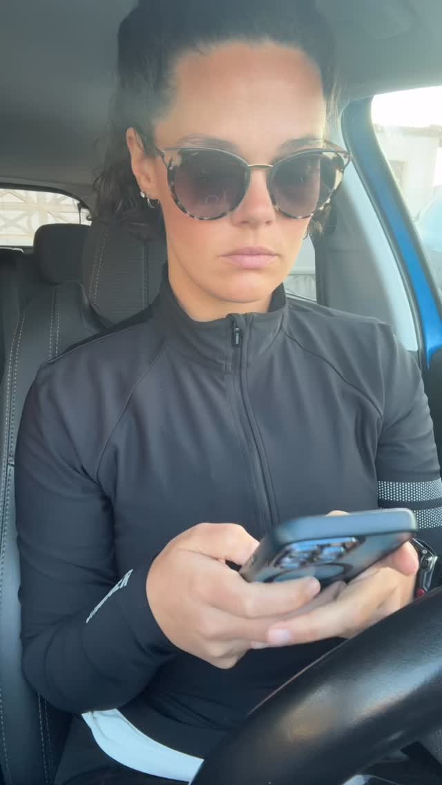 In a time when “skinny” is all over social media, let’s see some more real, strong & capable bodies, shall we?