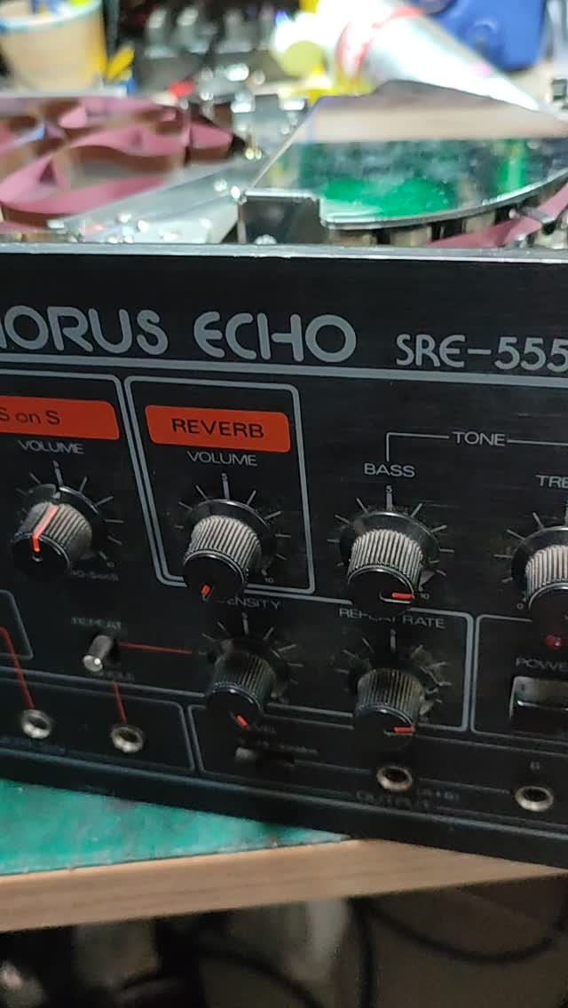 Un p'tit côté bela lugosi's dead de Bahaus
#rolandsre555
#electronicrepair
#audiorepair
#tapemachine
#coffee