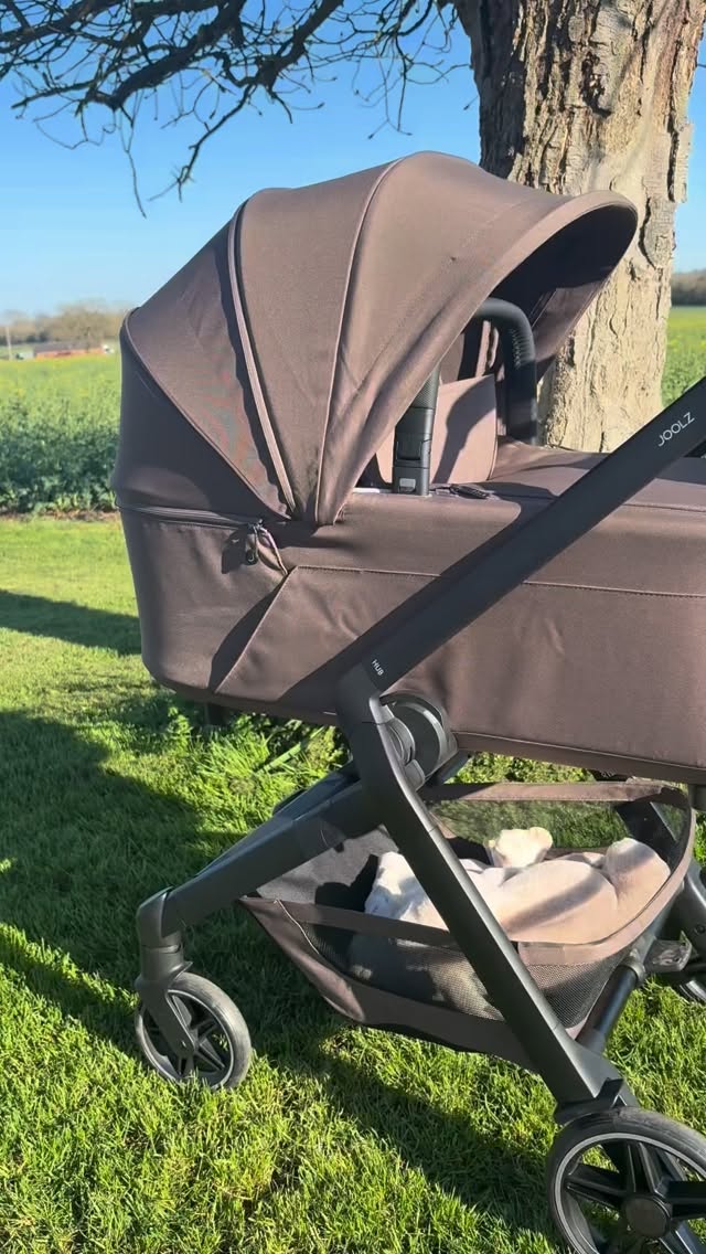 Sunny days just got even better with the Joolz Hub 2 in Hazel Brown 🤎✨
Available in both the Hub 2 and Aer 2, this gorgeous shade gives you the flexibility to choose what suits you best—whether you’re looking for a full travel system or a lightweight stroller for your summer adventures ☀️✈️
We can’t wait for you to see it in person… coming to our shop floor very soon 👀🤍
@myjoolz @uki_joolz_retail
#joolz #joolzhub2 #hub2 #babybarn #hazelbrown