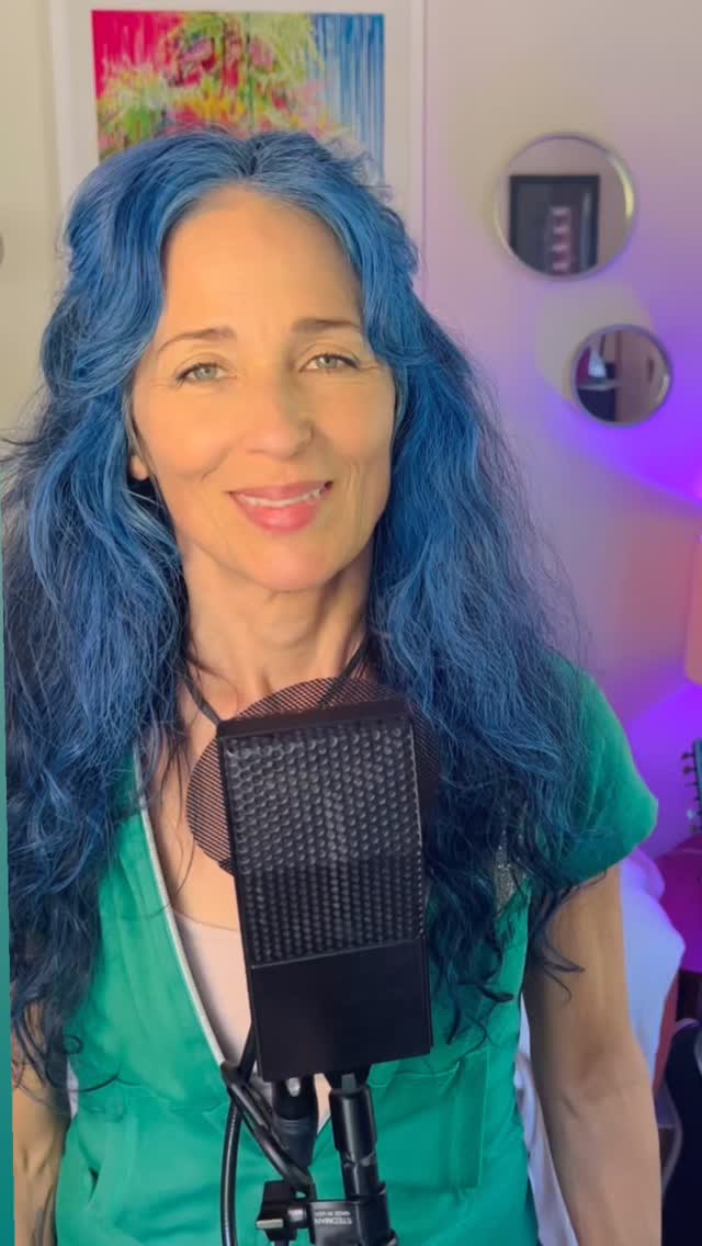 Dreamworld ✨ first single #newmusic #violin #goodvibes #joy #thefutureholdstolove ♥️ links in bio