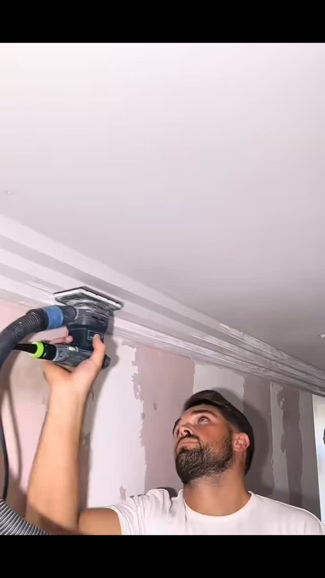 Success doesn’t come easy you have to dig deep, stay focused, and put in the work every single day. Building a business comes with challenges, but when you’re passionate about what you do, the grind becomes purpose and the hard days become worth it. #interiordesign #work #prep #painting #inspiration