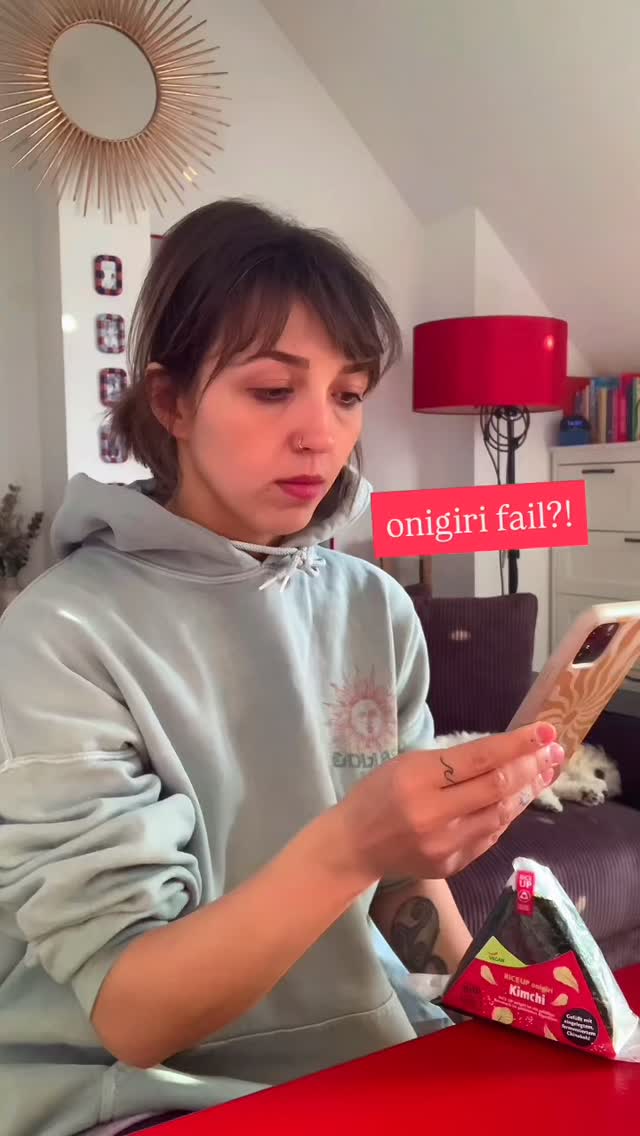 Wie sagt man so schön? Gut gedacht ist nicht immer auch gut gemacht… Wir machen richtig frische Onigiri in Berlin, mit viel liebe zum Detail & in bio. 🍙
Liebe @tsuki_jpn — hast du Lust unsere Onigiri zu testen? ❤️✨💪🏼
#onigiri #riceup #riceuponigiri #organicfood #reactionvideo
