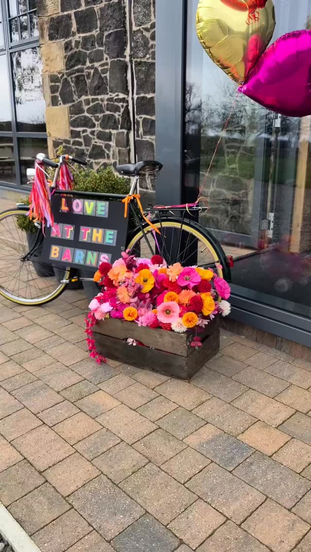 Pratis Barns
#loveatthebarns
@pratisbarns
What a fabulous day
Met some wonderful couples at all stages of their planning journey.
Caught up with awesome supplier pals.
Look forward to my busy week ahead. All quotes will be sent by Tuesday 🤍