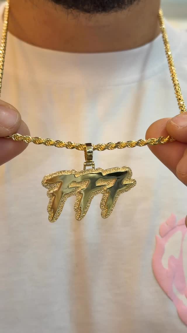 New drop - 777 pendant. Want your own custom pendant? DM us “CUSTOM” 💬
#menpendant #777 #personalizedjewelry #jewelryforsale #custompendant