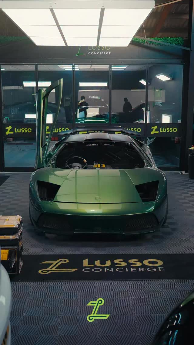 Check out this Lamborghini Murcielago which has just arrived from our Bodyshop, freshly painted in Verde Ermes and now awaiting our Full Body Bespoke PPF Kit before being put back together for handover! ✅
#Lamborghini #Murcielago #PPF #VerdeErmes #Leeds