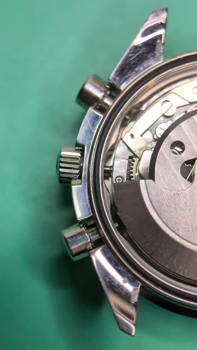 Three distinct watches are in for service, but share an important commonality: the ETA 7750. The ETA 7750 (and its Valjoux ancestors) are everywhere for a reason. It’s rugged, reliable, and incredibly versatile. Seeing these movements side-by-side really highlights how different brands take this legendary base and make it their own.
Which execution of the 7750 is your favorite?
#omega #IWC #breitling #chronograph #watchrepair
