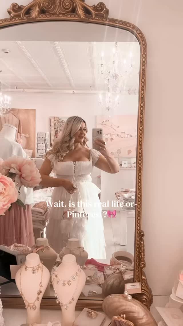 Pins by me📌🌸
#boutiquestyle
#femininefashion #pinkaesthetic #dressinspo #coquetteaesthetic