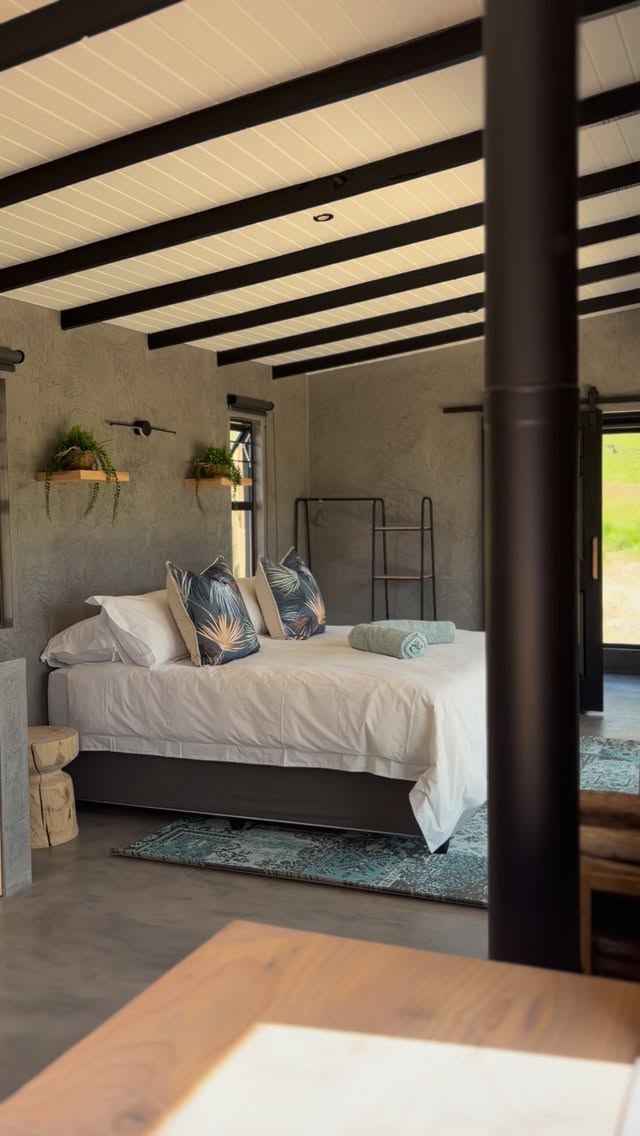 Escape to our Hillside Cabin 🌿
A beautiful, private retreat designed for pure relaxation and romance. This luxurious tiny cabin is completely off the grid, giving you the space to truly unwind and reconnect.
Soak in your own wood-fired hot tub while taking in the peaceful surroundings, far away from the noise of everyday life.
Perfect for couples seeking something special, secluded, and unforgettable ✨
#hillsidecabin #offgridliving #romanticgetaway #luxuryescape #tinycabin