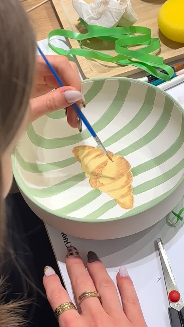 Inspírate, crea y disfruta libremente en nuestro Lab para crear piezas auténticas 💛🍶✨
¡Te esperamos!
📍Carrer Roger de Flor 149 (Barcelona)
#Ceramica #Barcelona #CreativeMood #PlanesBarcelona #BarcelonaThingsToDo