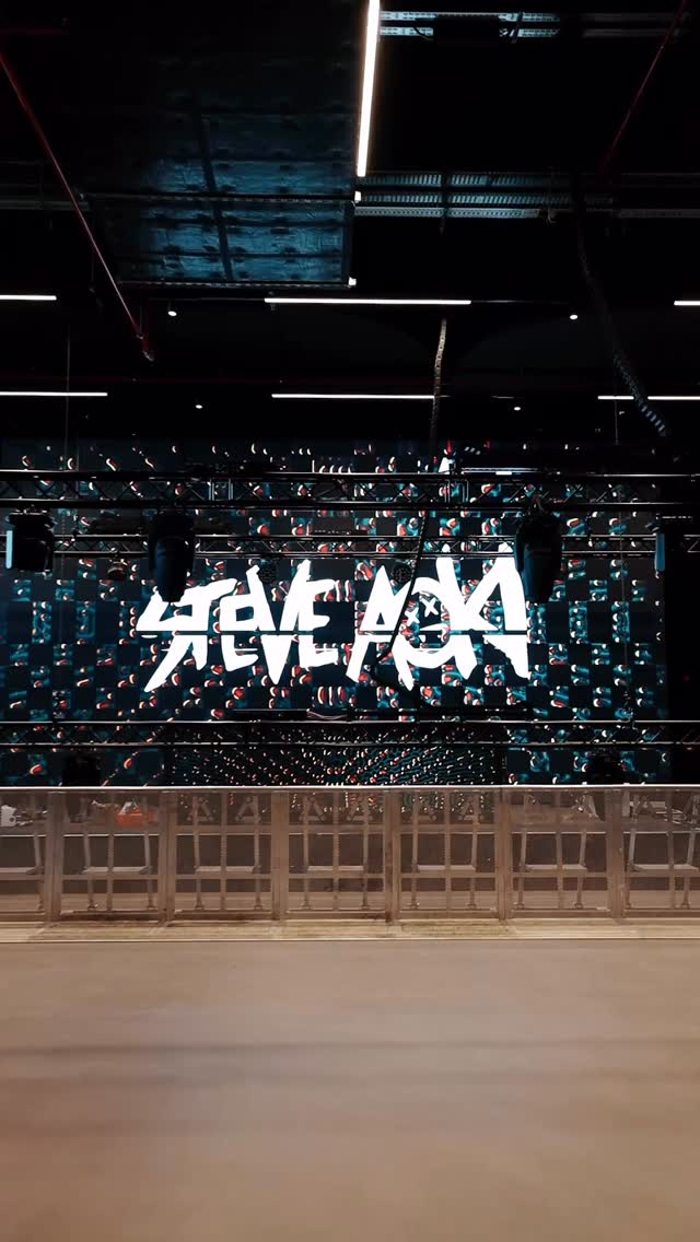 Behind the scenes already looking insane 👀
Be ready for tonight, it‘s going to be electric 🔥⚡️
#gridx #experiencegridx #steveaoki #luxembourg #cakeme