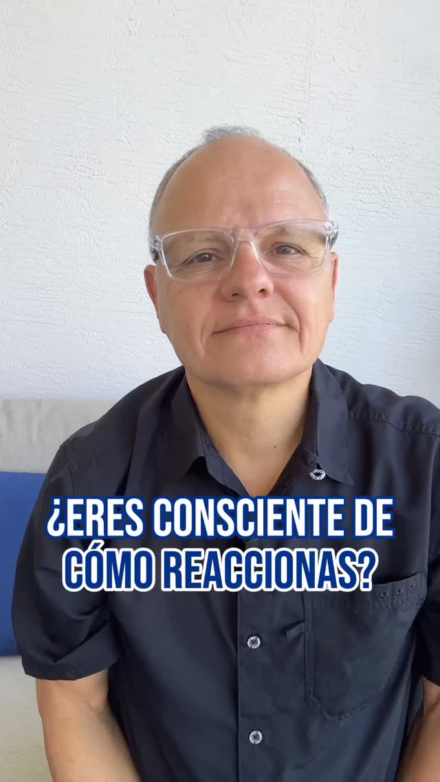 Cambia la persona, pero la historia se repite.💭
Y no, no siempre es el otro.
Es cómo estás reaccionando tú.
Duele verlo, pero ahí empieza el cambio.✨
Comenta “CURSO” y te envío la info.💬
#SanandoRelaciones #CrecimientoPersonal #RelacionesSanas #InteligenciaEmocional