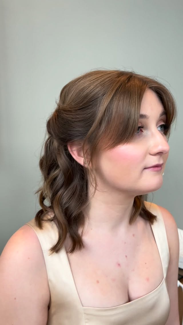 “Seamless” doesn’t happen by accident.
It’s the result of thoughtful planning, clear communication, and having the right team in place early enough to support the entire experience, not just show up on the day.
One of the biggest misconceptions we see?
That beauty is something you can book later in the process.
In reality, the brides who have the calmest, most supported mornings typically secure their beauty team 9–12 months in advance, and often even earlier for peak dates.
Because it’s not just about availability.
It’s about:
Building a timeline that actually works
Matching you with the right artist for your look and your energy
Creating space for a thoughtful, unrushed trial
Ensuring your morning feels grounded, not chaotic
When those pieces are in place early, everything flows differently.
You’re not scrambling.
You’re not settling.
You’re taken care of.
If you’re a 2027 bride and you want a wedding morning that feels seamless from start to finish, now is the time to begin. Inquire through the link in my bio to reserve your date.
#ChicagoBride #ChicagoWeddingHair #ChicagoBridalBeauty #ChicagoWeddingPlanning #ChicagoWeddingVendor