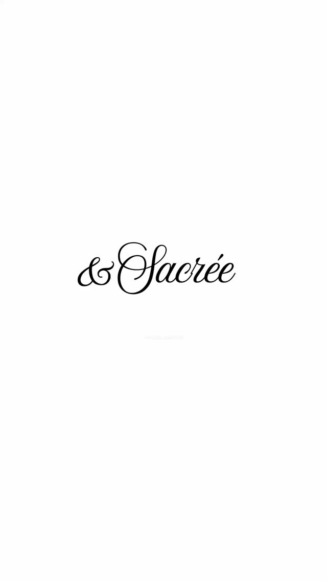 Il existe un espace qui tâappartient.
Intime. Précieux. Intouchable.
Câest lĂ que naĂźt le soin vĂ©ritable.
Mwanamke Cosmetique imagine des coffrets
comme des rituels dâexception,
pour inviter la femme contemporaine afro Ă se choisir, pleinement.
Un retour Ă soi.
Un acte sacré.
Parce que tu es sacrĂ©e. âš
#MelaninBeauty #LuxuryBeauty #RituelDeBeauté #BlackWomenSelfCare