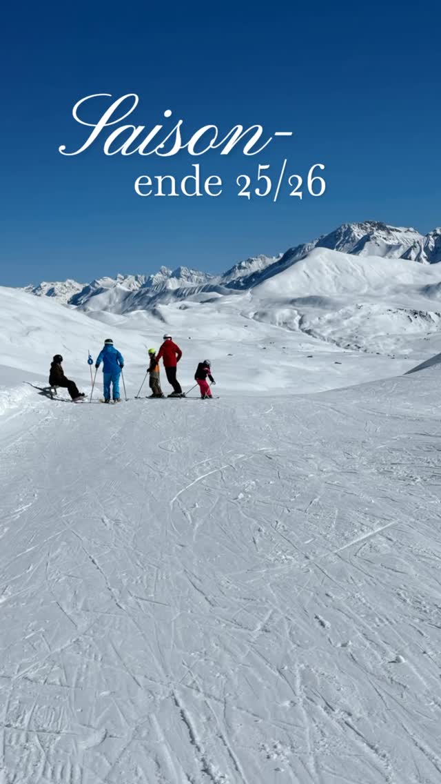 Was für eine Saison ❄️
Sie hat ruhig begonnen – mit wenig Schnee und viel Geduld. Doch dann kam er doch noch… und mit ihm unvergessliche Skitage, strahlende Gesichter und perfekte Momente auf der Piste.
Danke, dass du Teil davon warst. Für jeden Besuch, jedes Lächeln und jede Spur im Schnee.
Bis ganz bald – wir freuen uns schon auf die nächste Saison!
#Saisonende #Danke #Skisaison #Hochwang #Graubünden