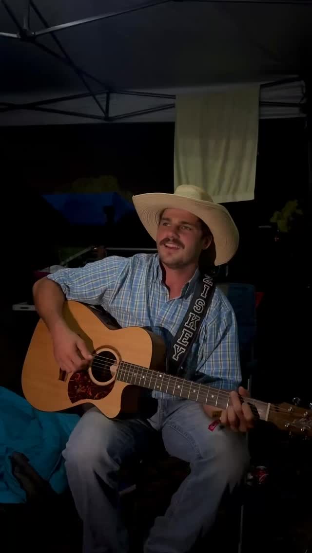 @rileyduckman might be a looker but is songwriting far exceeds all that.
#rileygreen #cmc #countrymusis