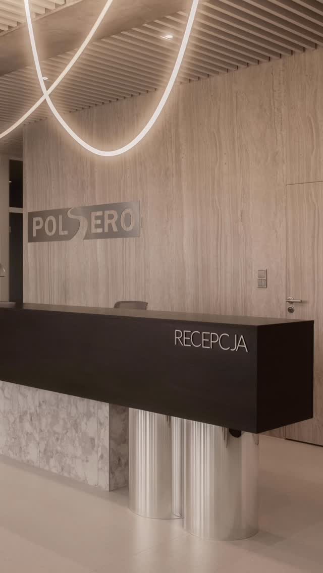 Korzystając z usług nie skupiamy się już na samej jakości obsługi. Liczy się cały experience, którego wnętrza są ważnym elementem.
To jak Klienci poczują się w Twoim salonie/biurze/restauracji będzie decydujące dla tego czy do Ciebie wrócą! Sama widzę to również po sobie 🤭
#biuro #officeinterior #interiordesign #projektbiura #projektowaniewnętrz