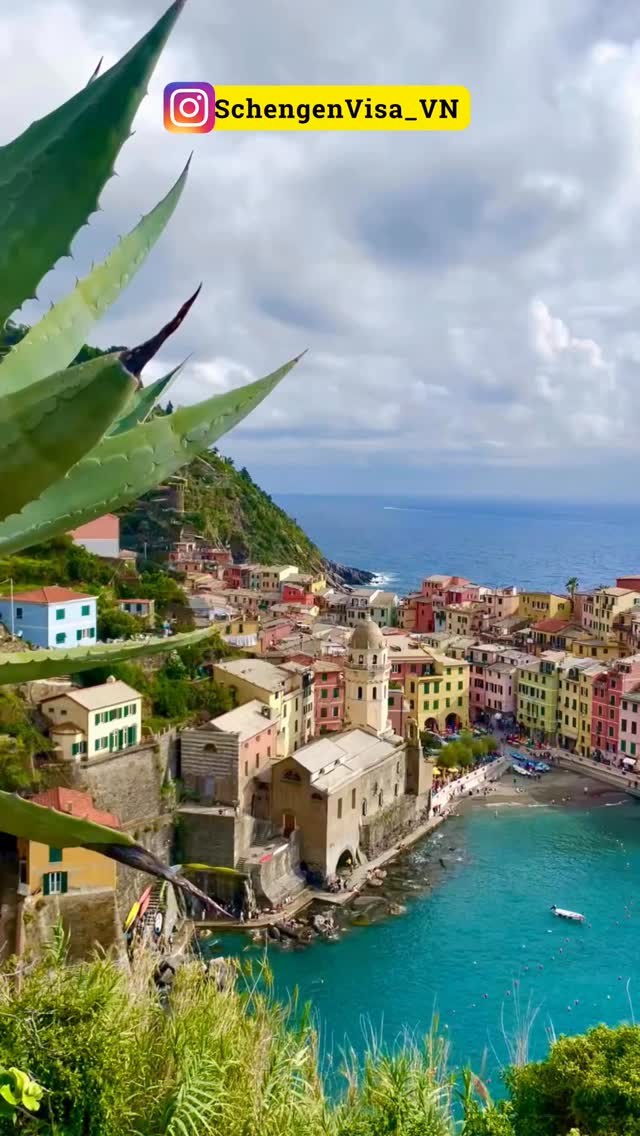 ✈️ Du lịch Ý tự túc — dễ hơn bạn nghĩ!
Đừng để Visa cản bước chân bạn 🌍
Hướng dẫn hồ sơ + thiết kế lịch trình chỉ từ 350k.
DM @SchengenVisa_VN để được hỗ trợ sớm cho chuyến đi tháng 9 này!
Follow instagram SchengenVisa_VN để biết thêm các tips du lịch Châu Âu tự túc #dulichchauau#visaschengen#schengenvisa#chualanh#italy