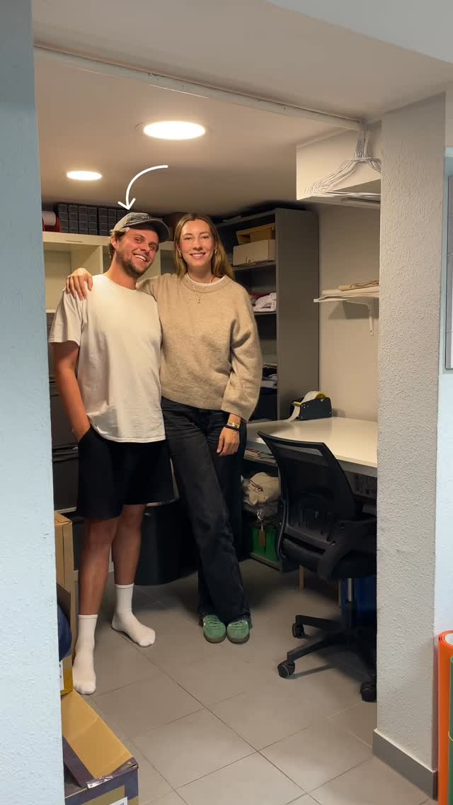 FÜR EUCH BESTICKT ✨�Eure Bestellungen, personalisiert von euch – so entstehen kleine Einzelstücke, die niemand sonst hat 🧡
Von Hoodies über Caps bis zu T-Shirts – wir bringen eure Ideen zum Leben hehe