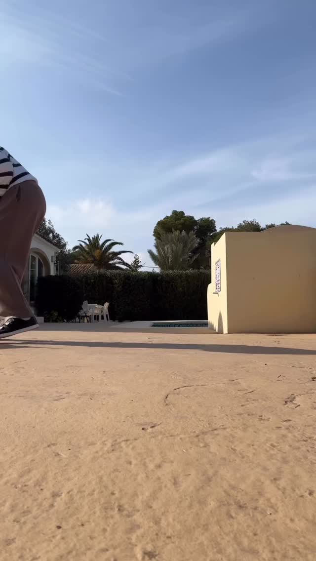 We’re chasing bigger, fun-filled lives rather than chasing smaller bodies - how about you?
Tap follow to see how we simplify fitness for millennials✌🏼