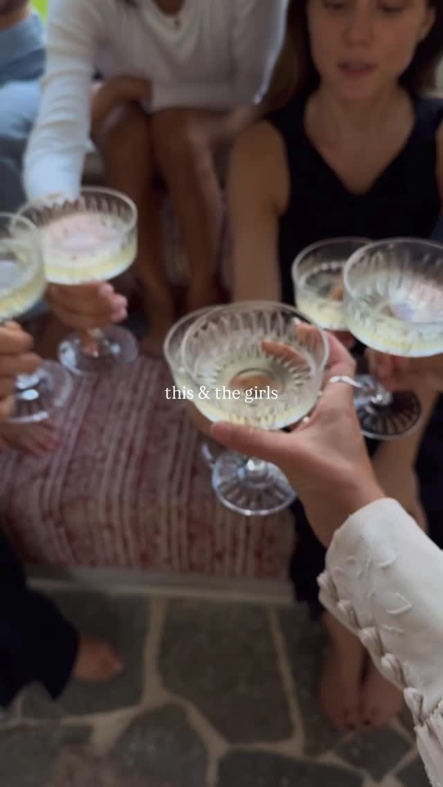 Your reminder to book the trip with the girls.
More info via link in bio or via bookings@maisonoscar.be