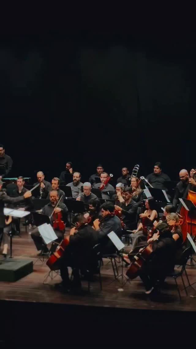 Ir a um concerto é mais do que ouvir música é se permitir viver uma experiência completa.
No Concerto de hoje, recebemos o pianista Bernardo Borges e o violinista Samuel Lima para um concerto especial, o primeiro de nossa Temporada 2026.
Não perca a chance de sentir isso de perto. Valorize, ame e aplauda a sua orquestra.
📅 19/03, hoje, às 20h30
📍 No Teatro Vitoria
🎟️ Ingressos disponíveis (link na bio)
#OSLI2026