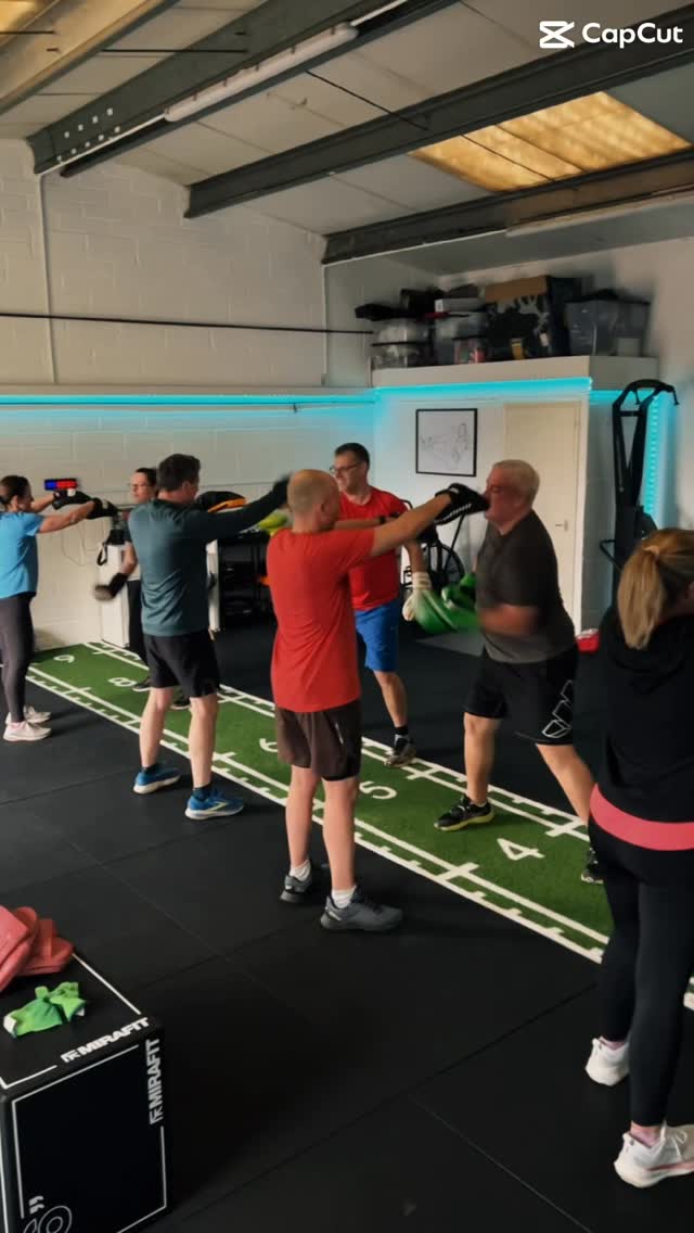 HYROX style! Members in full flow today 🔥💪
Engine work, strength, grit… this is what real training looks like 👊
If you want to get fitter, stronger and push yourself in a supportive environment — this is it.
We run 16 classes a week
✔️ Early mornings
✔️ Lunch sessions
✔️ Evenings
✔️ Weekends
And the best part… your first class is FREE 🙌
Come and experience it for yourself 👇
https://www.upandoutdoorfitness.co.uk