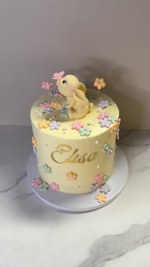 🐇🌺
#sucreetcel #cake #ecublens #gateaupersonnalise #birthdaycake