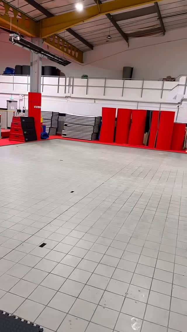 🤩 NEW FLOOR 🤩
We are very excited to have our new sprung floor down and our gymnasts enjoyed the first bounce this evening!
If you have any questions, please don’t hesitate to contact us! All details listed below 👇
✉membership@cotswoldgymnastics.co.uk
💻www.cotswoldgymnastics.co.uk
-—————————————
#cotswoldgymnasticsclub #gymnastics #cirencester #ciren #cirencesterclubs
