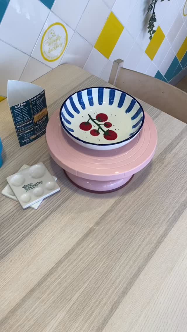 Bye bye Monday blues 👋 and hello cute pottery