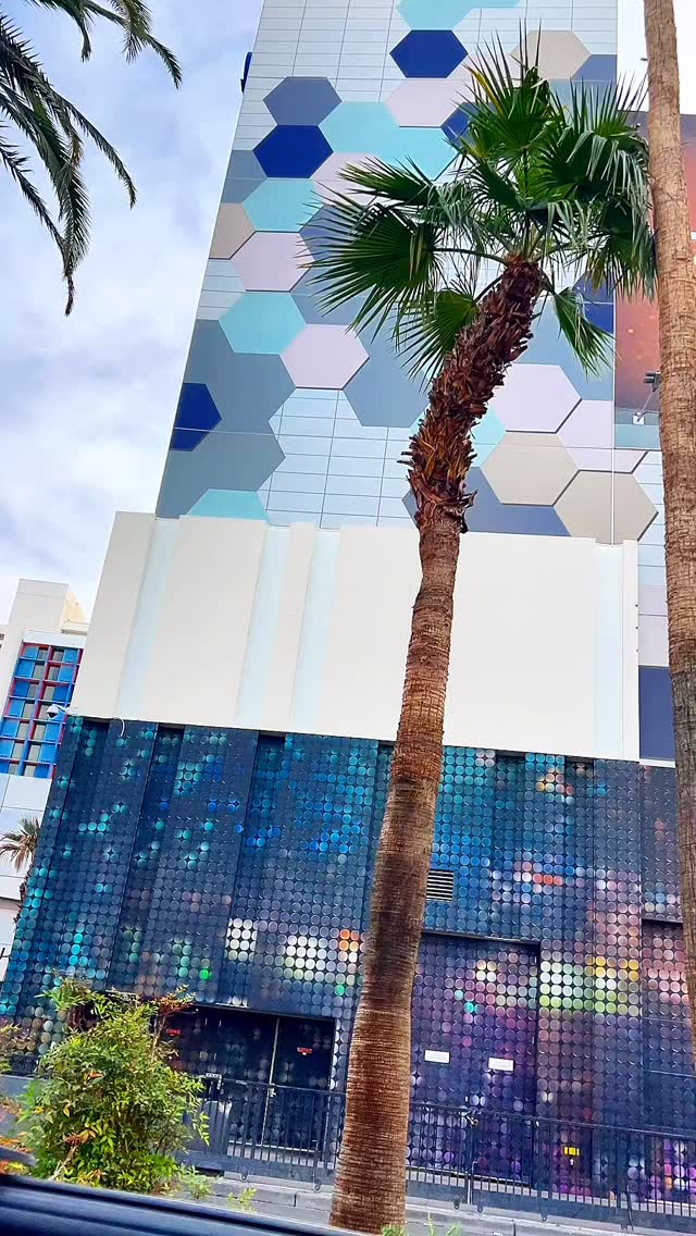 Outside The LINQ in Las Vegas and one thing is clear. The Disco Show sign is officially gone, but Glitter Loft is still here keeping a little of that sparkle alive. Center Strip, easy to get to, and always a solid place to kick off the night. Are you still stopping at The LINQ for drink and a dance?
Grab my FREE Las Vegas Mini Guide at https://stan.store/mikeyinthemixvegas 💫
#TheLINQ #LasVegasStrip #GlitterLoft #LasVegasNightlife #MikeyInTheMixVegas