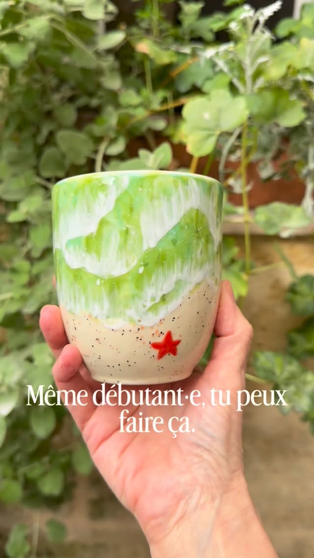 🌊 Atelier “Paint the Ocean” – Peignez l’océan sur céramique
• jeudi 2 avril •19h15
Envie d’une parenthèse créative aux airs d’été ?
Plongez dans notre atelier Paint the Ocean et apprenez à peindre de magnifiques motifs marins sur la pièce de votre choix.
Que vous soyez débutant·e ou déjà créatif·ve, nous vous guidons pas à pas pour réaliser de jolies vagues et effets d’océan — un moment relaxant, ludique et inspirant.
🥤 Votre billet comprend :
– L’accès à l’atelier
– Un mocktail maison
– Une sélection de snacks gourmands
La pièce en céramique est à régler séparément, selon votre choix sur place.
👯♀️ Vous venez entre ami·e·s ? Pensez à réserver ensemble pour être installés côte à côte.
✨ Places limitées pour garantir une ambiance conviviale et un accompagnement personnalisé.
- Inscriptions sur le site.