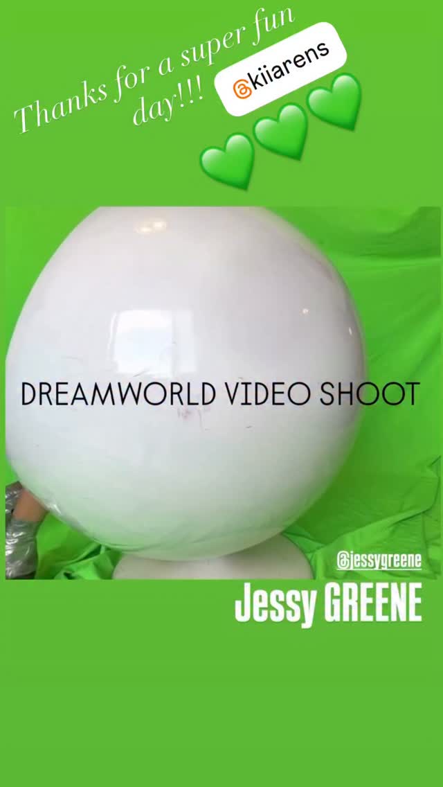 So excited to be making a video with the incredibly talented @kiiarens, an amazing artist, musician and video director. We’ve been friends and co-creators of magical music and art for many years. I’m so lucky to have him in my life! 🎊💚🌟🎶 #friendship #creativity #imagination #goodvibes #thefutureholdstolove