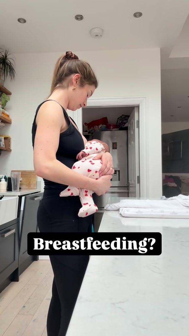 A little release for your neck, shoulders & back between feeds 🤍
#postnatalrecovery #breastfeedingmum #fourthtrimester #gentlemovement #mumlife✌🏻️