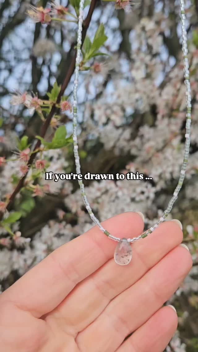 Thereās something about moss agate that feels like coming back to yourself šæ
A stone of growth, grounding and new beginnings ā perfectly aligned with this season of renewal.
If youāve been feeling the pull to start something new, this might be your sign.
I have 2 spaces left for my April Moss Agate workshop if you feel called to create your own piece āØ
šæ Link in bio #crystalhealing