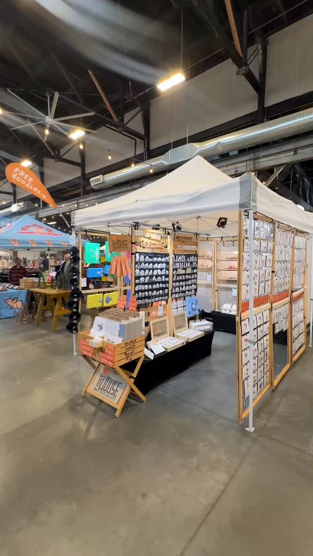 Makers Market today (3/29) @thompsonspoint, 10-3:00
Lots of new stuff, come ch ch ch check it out!