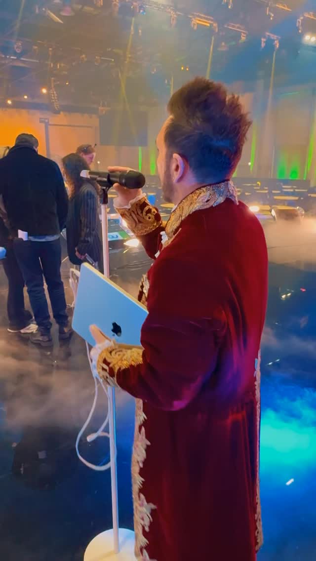 What an incredible event – and I was right in the middle of it. ✨
A huge thank you to Herbalife for this spectacular project. Impeccably planned and impressively executed.
Thanks to YamYam Productions for the opportunity to be part of it.
Thank you John Martinez for the powerful stage direction, Richard Vanryne for the outstanding musical production, and Mischa with his fantastic dancers from the Vienna State Ballet for the high-energy choreography.
A special thank you to Nancy for letting me play the party.
It was an absolute pleasure to be part of this monster project – as a singer, performer and DJ.
What a night. What a team. What an energy. 🔥
#djlife🎧 #thankyoumusic #party #energy