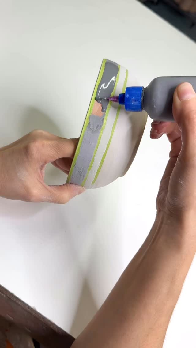 Just a colorful lil’ stripey set of snack bowls perfect for a little nosh, or perhaps a sweet treat? (Or the infamous #girldinner multi-snack-a-thon? 😹)
#ceramics #pottery #glazingpottery #stripes