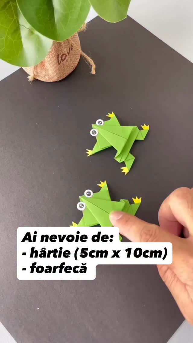 O activitate super distractivă 🐸
Confecționăm broscuțe din hârtie, prin plierez
📌 Ai nevoie de:
– hârtie (5x10 cm)
– foarfecă
La final, broscuțele pot „sări” și joaca începe! 🐸
#gradinitaonline #activitaticopii #activitatipentrucopii #kidsactivities #activitiesforkids