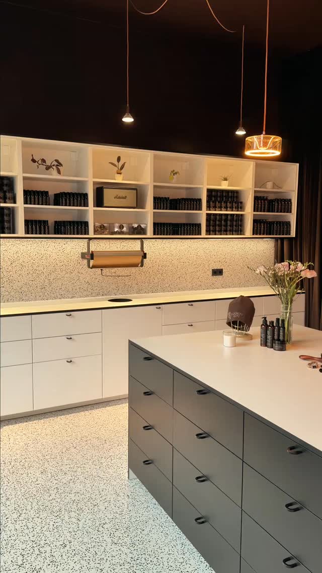 Vielen Dank an alle, die uns bei der Veredelungs-Woche besucht haben. 🤍
Wir freuen uns euch zur nächsten Eventwoche wieder bei uns im Atelier begrüßen zu dürfen. 🥰
Euer Locken Elite Team 🌱