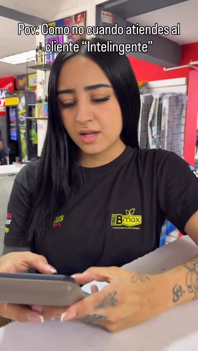 Cuando el cliente es más rápido que tú sacando cuentas 🤯
¿Trabajas aquí o qué? 😂🔥
#Bmax #ClientesInteligentes #Humor #Ventas #ReelsColombia