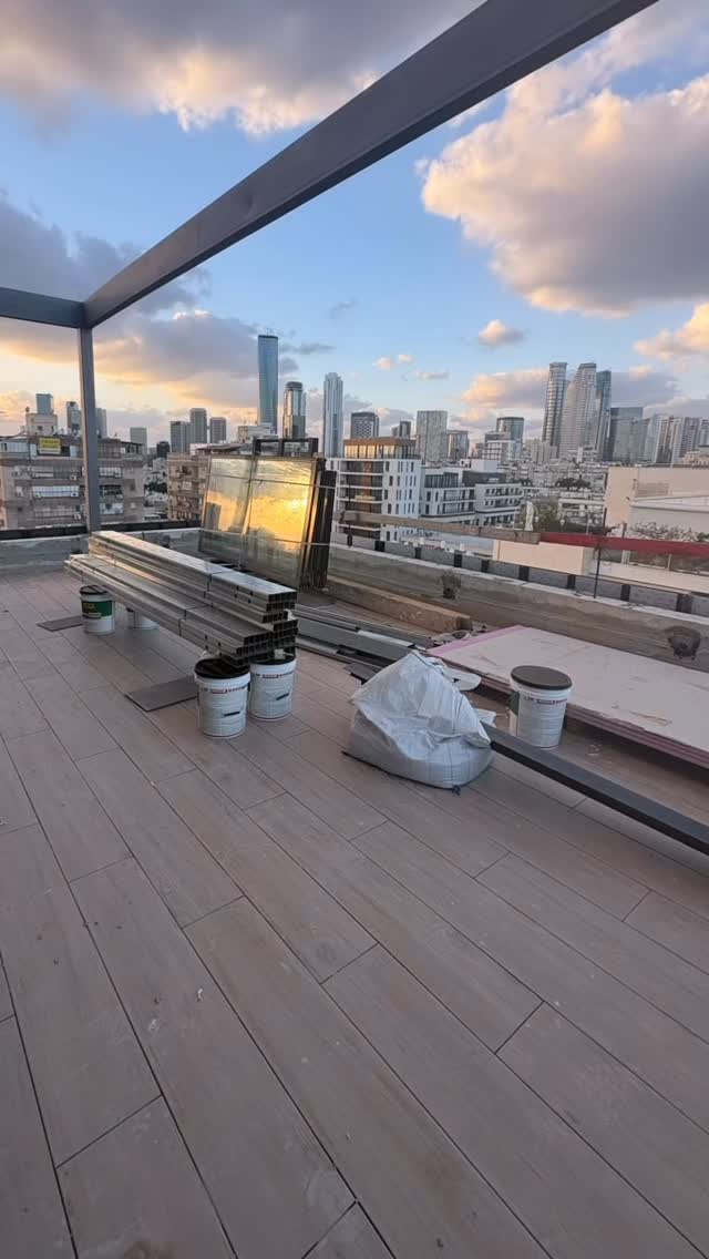 כך נראה חלל לפני תכנון. וכך הוא נראה כשנותנים לו ח…