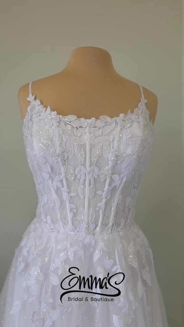 💍 Book a private bridal appointment and get expert one-on-one guidance.
📞 337.541.9990
🌐 emmasbridalboutiques.com