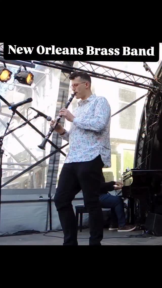 Yeah, you can play New Orleans brass band music on clarinet! SnowBall ❄️
⭐️Join my Improvisation 101 Course⭐️
www.jazzclarinetacademy.com
#clarinet #saxophone #music #band #jazz @legerereeds @silversteinworks