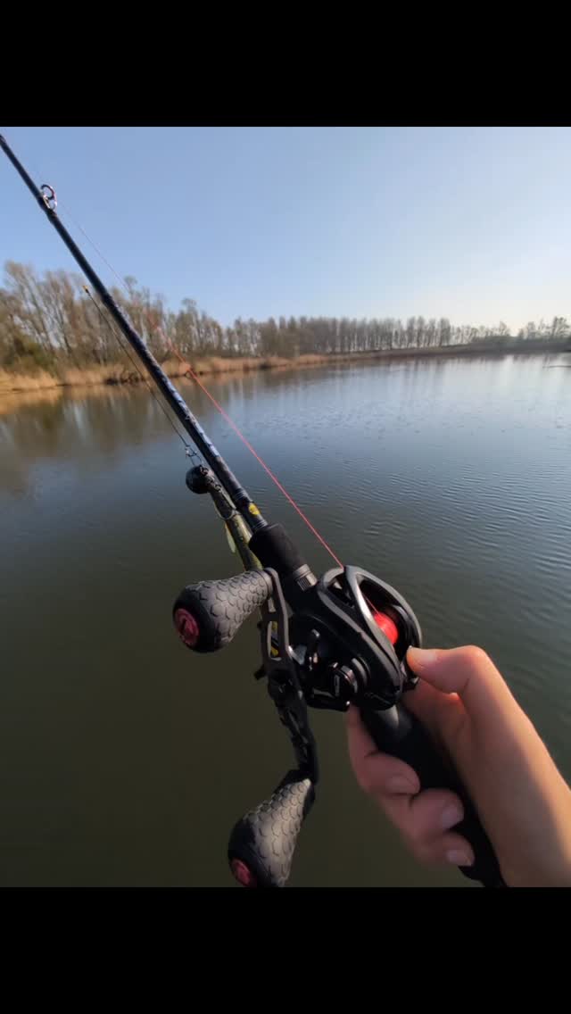 The perfect pelagic combo by Spro.
Rod: Specter Finesse Pelagical
Reel: JC Elite MG BC
Lure: IRIS T-Power 20 cm UV-Baitfish
#spro #proventocatch #gamakatsu #biesbosch #hollandsdiep