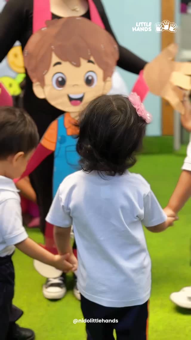 En Little Hands sabemos que la felicidad no es solo un momento, es parte esencial del desarrollo 💛✨
Aquí, a través del juego, enseñamos a nuestros niños a reconocer sus emociones, autorregularse y construir bienestar desde pequeños. 🌈🧠
🍎1 a 6 añitos
📞 950 053 688
📍Los Jaguares 104 - Matellini, Chorrillos. Lima
☀️ Summer Fun! - Talleres de Verano
✏️ ADMISIÓN 2026!
🐥 Estimulación Temprana (Inicio: 1 de Abril)
#nidolittlehands #nidoslima #añoescolar #nidobilingue